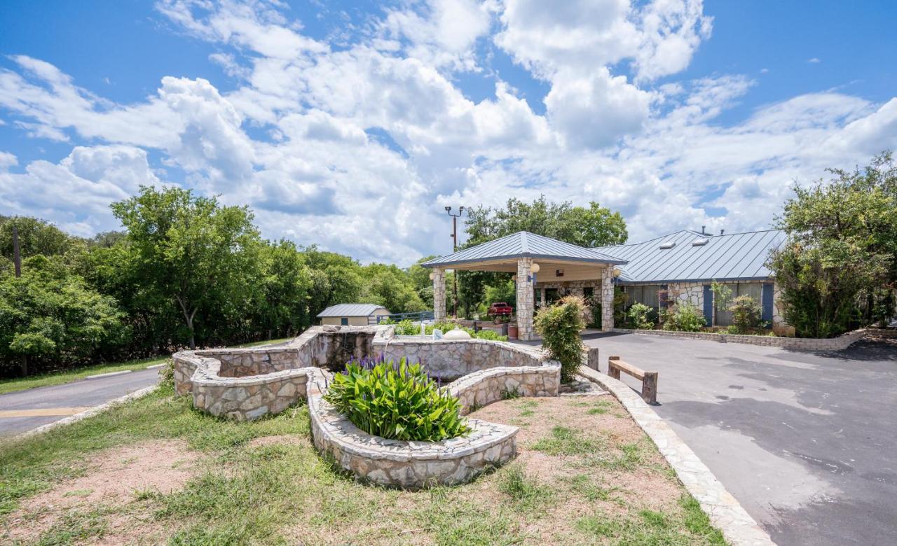 River Oak Inn Bandera Exterior photo